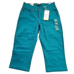 NWT Levis Denim Capris Jean Colored Cropped Denim Capris